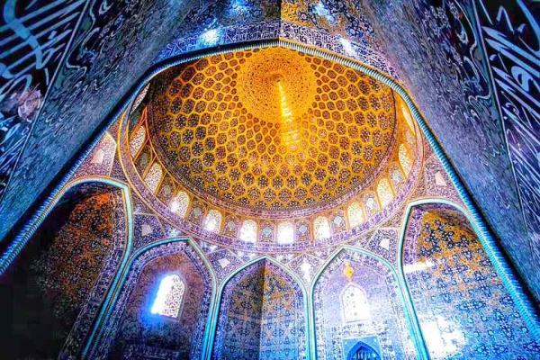 تور مجازی مسجد شیخ لطف الله؛ سیری در دنیای عرفانی رنگ و نور